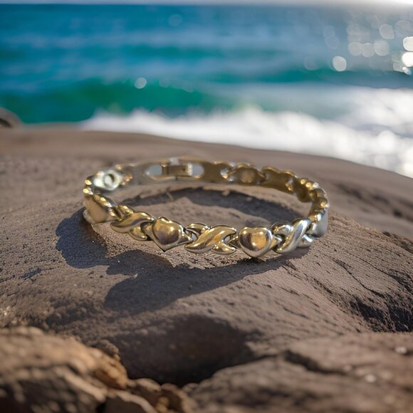 xoxo Silver plated Bracelet~  7 + inches - Picture 1 of 2
